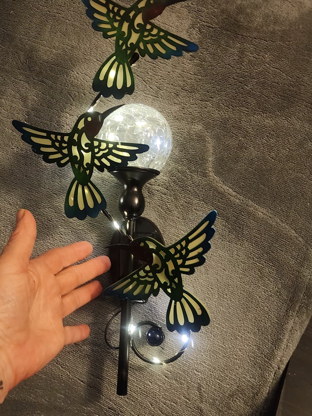 Humming Brd Yard Orb And String Light